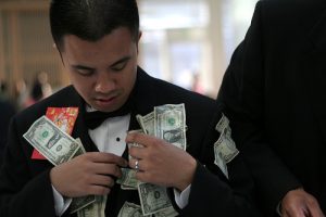 Crowdfund your Wedding! Here’s How to do it.